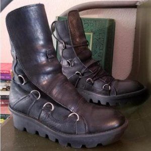 John Fluevog Broncos sz9 women's boots used a few times, perfect condition